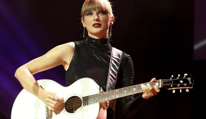 Cântăreaţa americană Taylor Swift a lansat un nou album, intitulat 