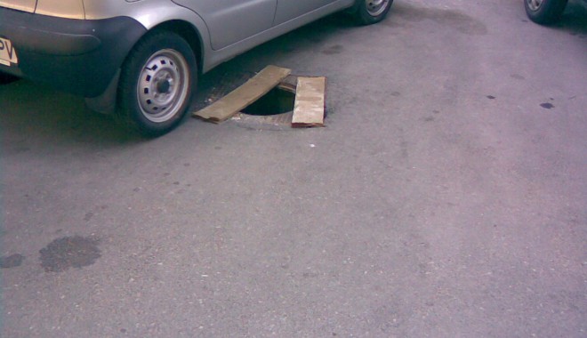 La Medgidia se fură capacele de canalizare! - capac-1348049966.jpg