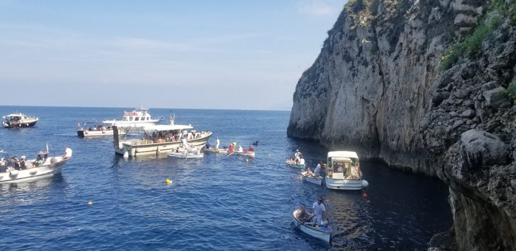 Debarcarea turiștilor, interzisă pe o insulă intens vizitată! Feriboturile, întoarse din drum