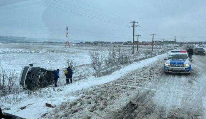 Microbuz cu şase persoane, răsturnat - captureisuvasluiacl28ianaccident-1674922291.jpg
