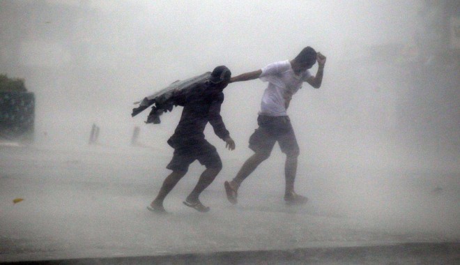 Uraganul Sandy a făcut trei victime în Caraibe - caraibe-1351183431.jpg