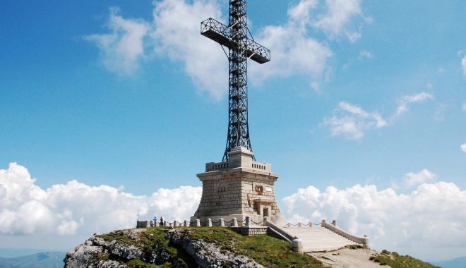 S-au reluat lucrările de reabilitare a Monumentului eroilor 