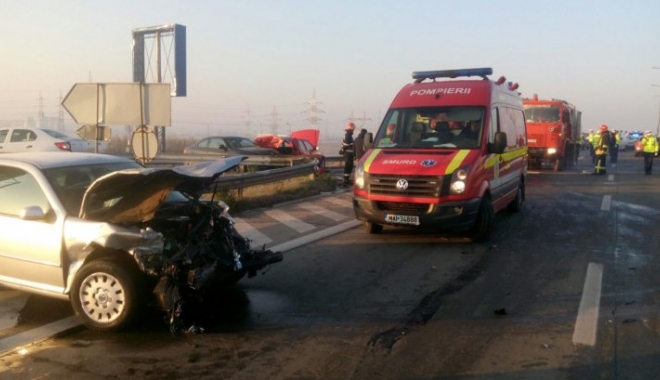 CARAMBOL PE AUTOSTRADĂ! Mai multe mașini s-au tamponat - carambol330729000-1509963019.jpg