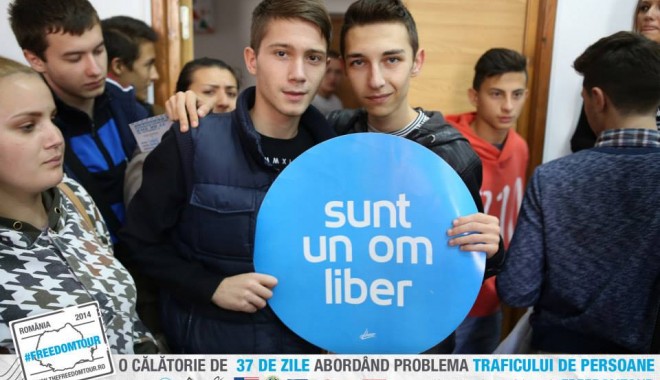 Caravana #FREEDOMTOUR ajunge la Universitatea 