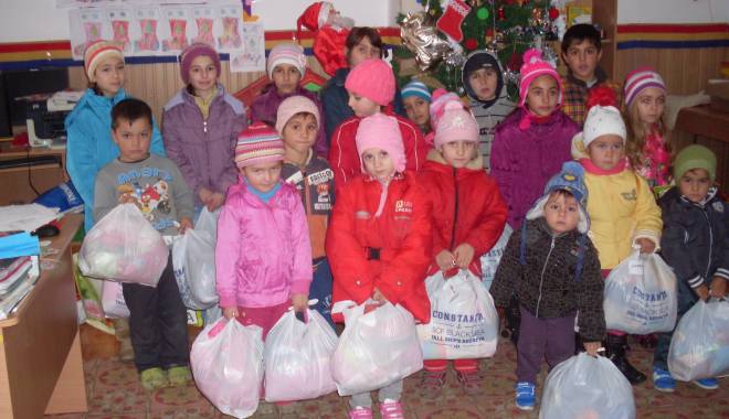 Caravana lui Moș Nicolae, în județul Constanța - caravanaluimosnicolae-1418114287.jpg