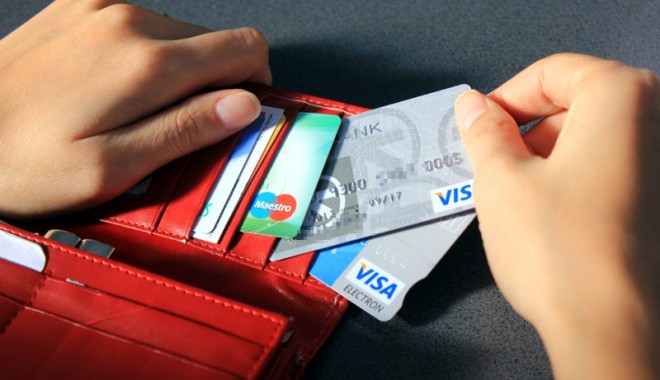 Care este diferența dintre un card de debit și unul de credit. Vezi ce poți face cu fiecare și cu ce costuri - card-1381164031.jpg