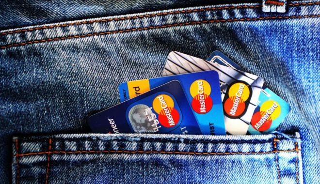 Bărbat acuzat că fura bani de pe cardurile celor care donau pentru cauze umanitare - card-1622703012.jpg