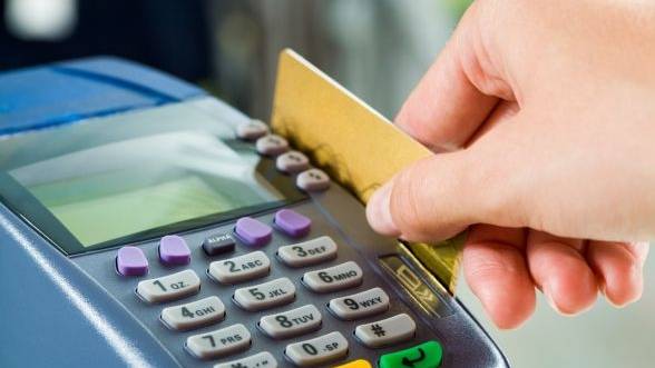 Populația va putea achita taxele cu cardul - cardbancar-1411655090.jpg