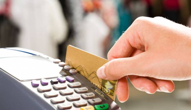 Român acuzat de fraude bancare, condamnat la zece ani de închisoare, în SUA - cardclonat-1436352352.jpg