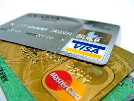 BCR oferă pensionarilor posibilitatea obținerii unui descoperit de cont - cardcredit-1343293366.jpg
