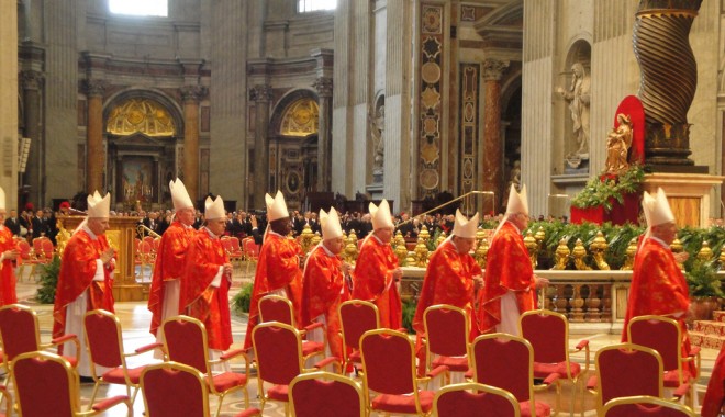 Vatican: Cei 115 cardinali electori au intrat în Capela Sixtină - cardinali-1363106091.jpg