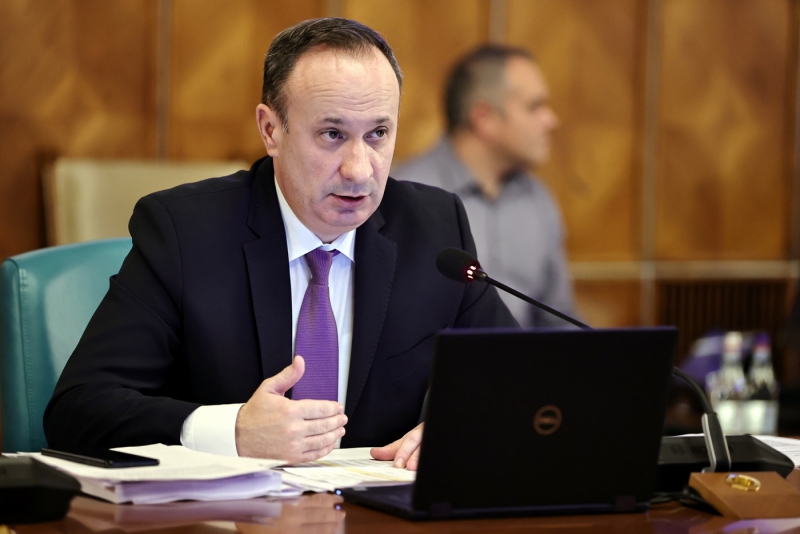 Valabilitatea cardurilor de energie a fost prelungită. Banii pe cardurile sociale intră mai repede în aprilie