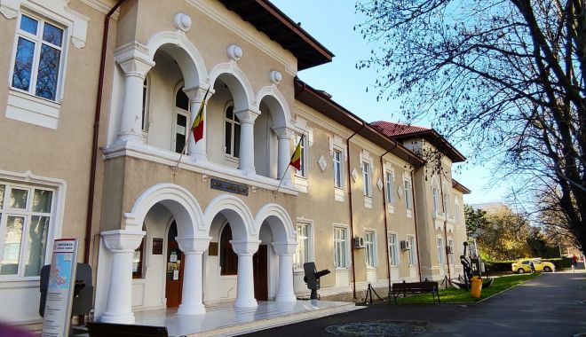 Artiștii plastici amforiști vernisează Salonul de iarnă, la Muzeul Marinei - careulartelor-1638801498.jpg