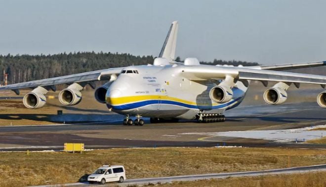 Cel mai mare avion cargo din lume va ateriza joi în România - cargo3-1633534724.jpg