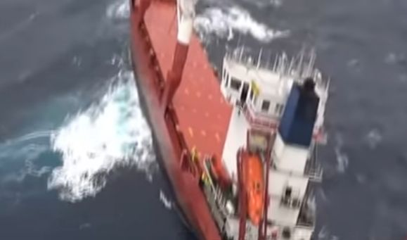 Operațiune DRAMATICĂ de salvare. Cargou rămas fără control, în Marea Egee. Ce s-a întâmplat cu navigatorii. FOTO / VIDEO - cargou1-1575638186.jpg