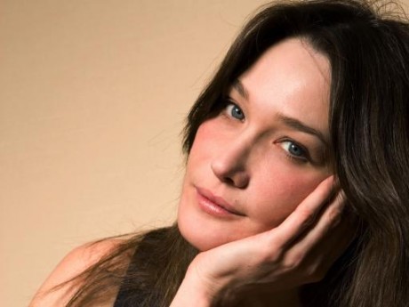 Prima doamnă a Franței urmează să nască din moment în moment - carlabruni15460x345-1319035349.jpg