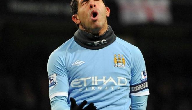 Carlos Tevez, ars la buzunar de Manchester City! - carlostevez-1327502358.jpg