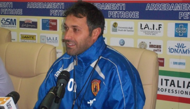 Fotbalist mort la doar 37 de ani - carmeloimbriani32920700-1360932926.jpg