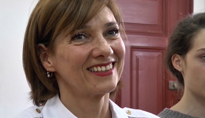 Carmen Iohannis, la slujba de Florii, fără șeful statului - carmen-1491746208.jpg