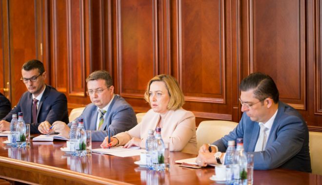 Carmen Dan a solicitat măsuri suplimentare pentru prevenirea și combaterea traficului și consumului de droguri la malul mării - carmen-1557577366.jpg