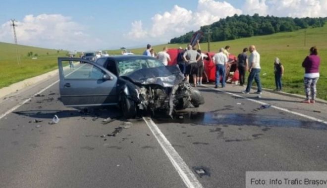 CARNAGIU PE DN1. Trei persoane au murit în urma unui accident, după ce o mașină a pătruns pe contrasens - carnaciu-1527442313.jpg