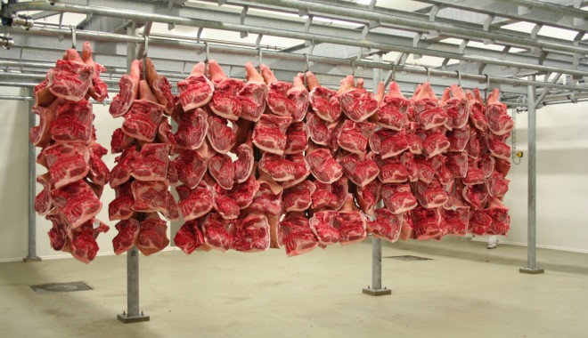 Veste bună pentru crescătorii de animale! Pot exporta carne în China - carne-1377862024.jpg