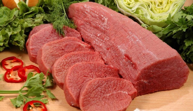 Românii, mari mâncători de carne! Sacrificările de animale și păsări, în creștere - carne-1378716008.jpg