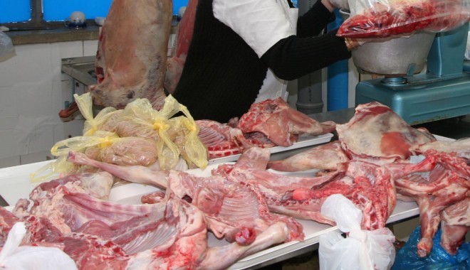 Sectorul cărnii, primul pe lista cu TVA de  9% - carne-1381317702.jpg