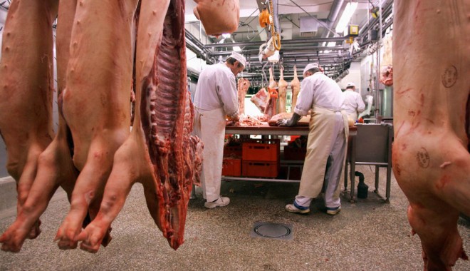 183 de unități alimentare, verificate de inspectorii DSV - carne-1410194306.jpg