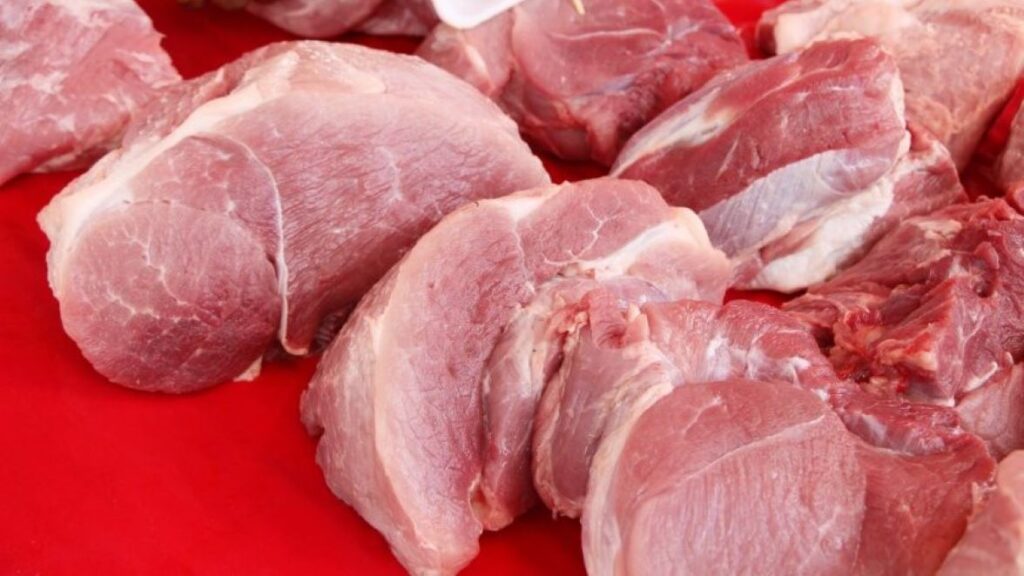 O tonă de carne posibil infectată cu virusul pestei porcine africane, retrasă de la comercializare - carnedeporce1753251676339-1753263208.jpg