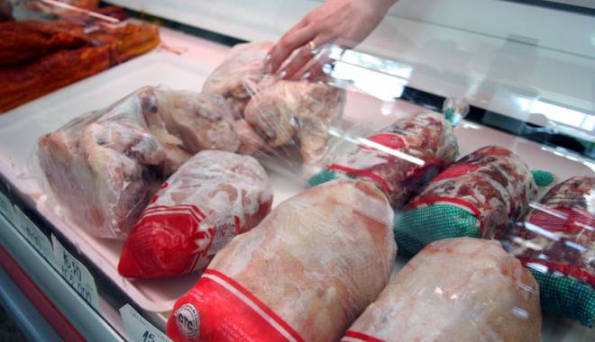 Zeci de tone de carne expirată, confiscate de polițiști - carneexpirata-1456671848.jpg