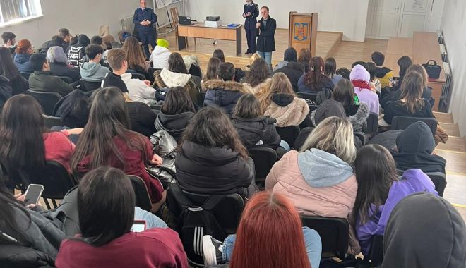 Elevii Colegiului “Carol I” Constanța responsabilizați să spună Nu violenței - caroli-1675257415.jpg