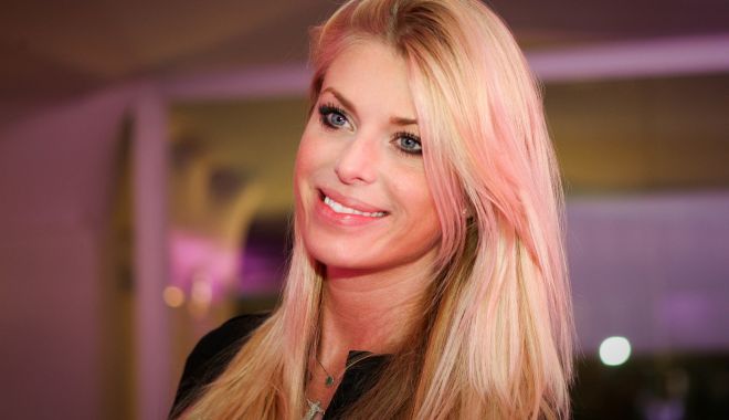 Un celebru model s-a stins din viață la 37 de ani. A încercat să-și salveze cei doi căței de la înec - carolinebittencourt-1556650125.jpg