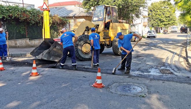 Restricţii de trafic pe strada Trandafirului. Se reabilitează carosabilul