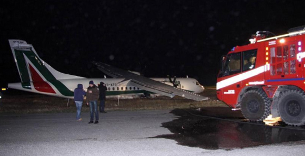 Avion cu 43 de persoane la bord, ieșit de pe pistă - carpatairroma-1360221730.jpg