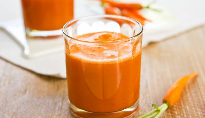 Sucul natural care îți îmbunătățește vederea - carrotjuice-1416921880.jpg