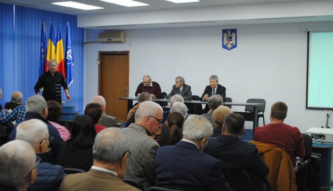 S-a lansat cartea 