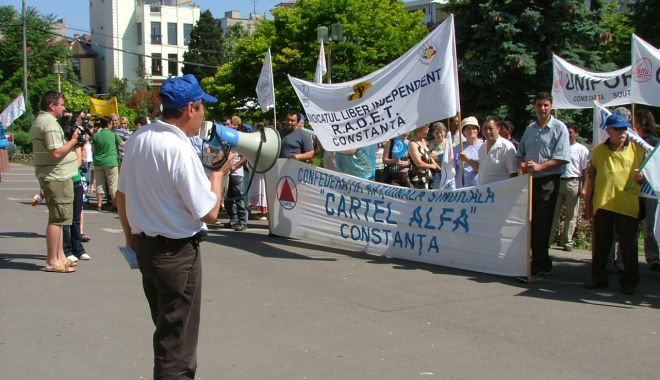 „Cartel Alfa” - filiala Constanța protestează în fața Prefecturii - cartelalfafilialaconstantaprotes-1611166141.jpg
