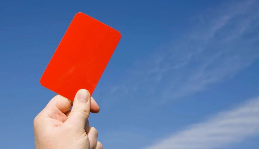 Șoc în fotbal. Un jucător a fost suspendat 99 de ani - cartonas-1763382839.jpg