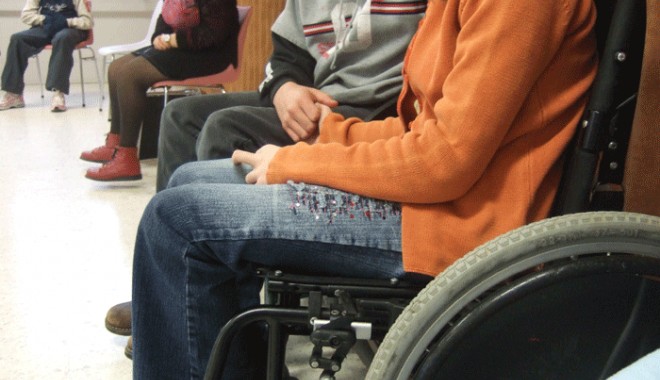 Sprijin pentru copiii cu dizabilitati din Constanta - carucior-1403627498.jpg
