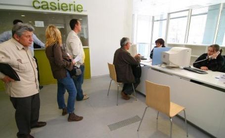 Sâmbătă, program scurt la casieriile RAJA - cas-1325156759.jpg