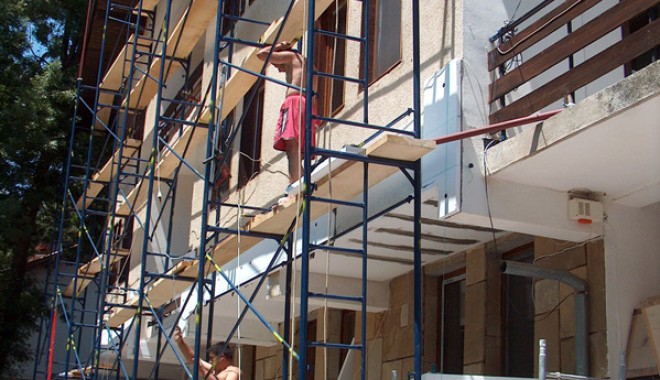 Mai puține autorizații de construire în sud - estul țării, în mai - casa1339937565-1372403604.jpg