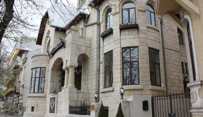Zona Peninsulară și-a păstrat o emblemă de lux: Casa Cănănău - casacananau3-1335111113.jpg