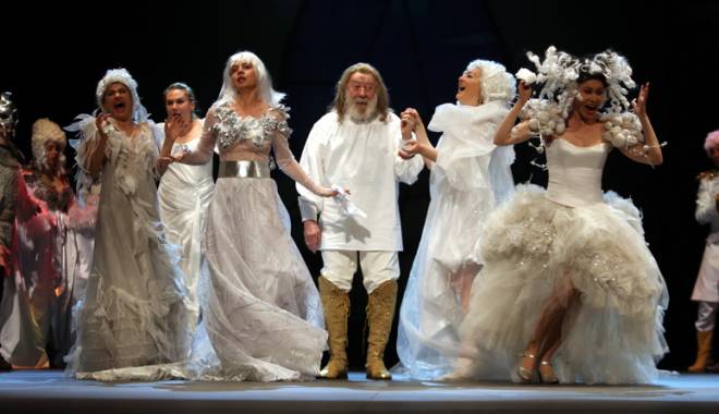 Un mega-spectacol pe scena Casei de Cultură din Constanța - casadecultura-1433866595.jpg