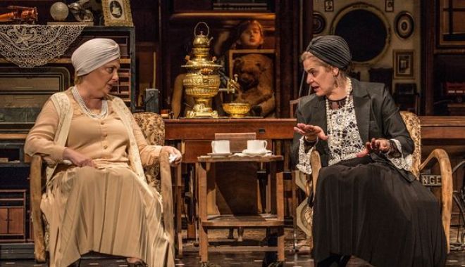 Maia Morgenstern și Emilia Popescu, împreună pe scena Casei de Cultură, într-o poveste tragi-comică