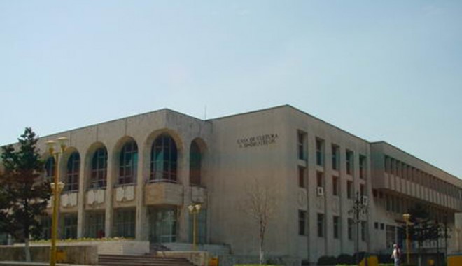 Spectacol senzational pentru copii la Casa de Cultura - casadecultura021322429456-1357254687.jpg