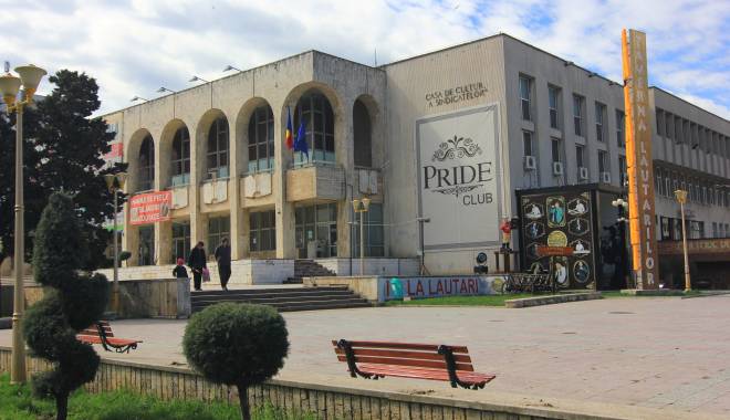 300 de elevi, pe scena Casei de cultură - casadecultura2-1427981860.jpg