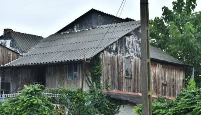 Crime Caracal / Pereții casei lui Gheorghe Dincă, verificați cu scannerul - casagheorghedinca-1566206955.jpg