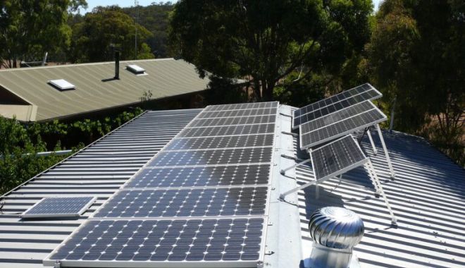 Se înființează rețeua națională de ghișee de informare pentru renovarea locuințelor și instalare de panouri fotovoltaice