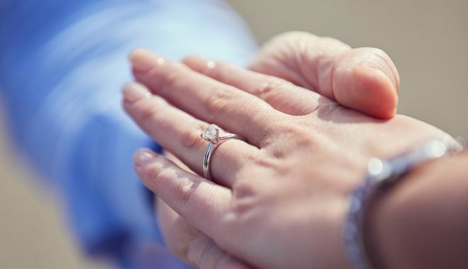 Tot mai mulţi japonezi susţin căsătoriile între persoane de acelaşi sex